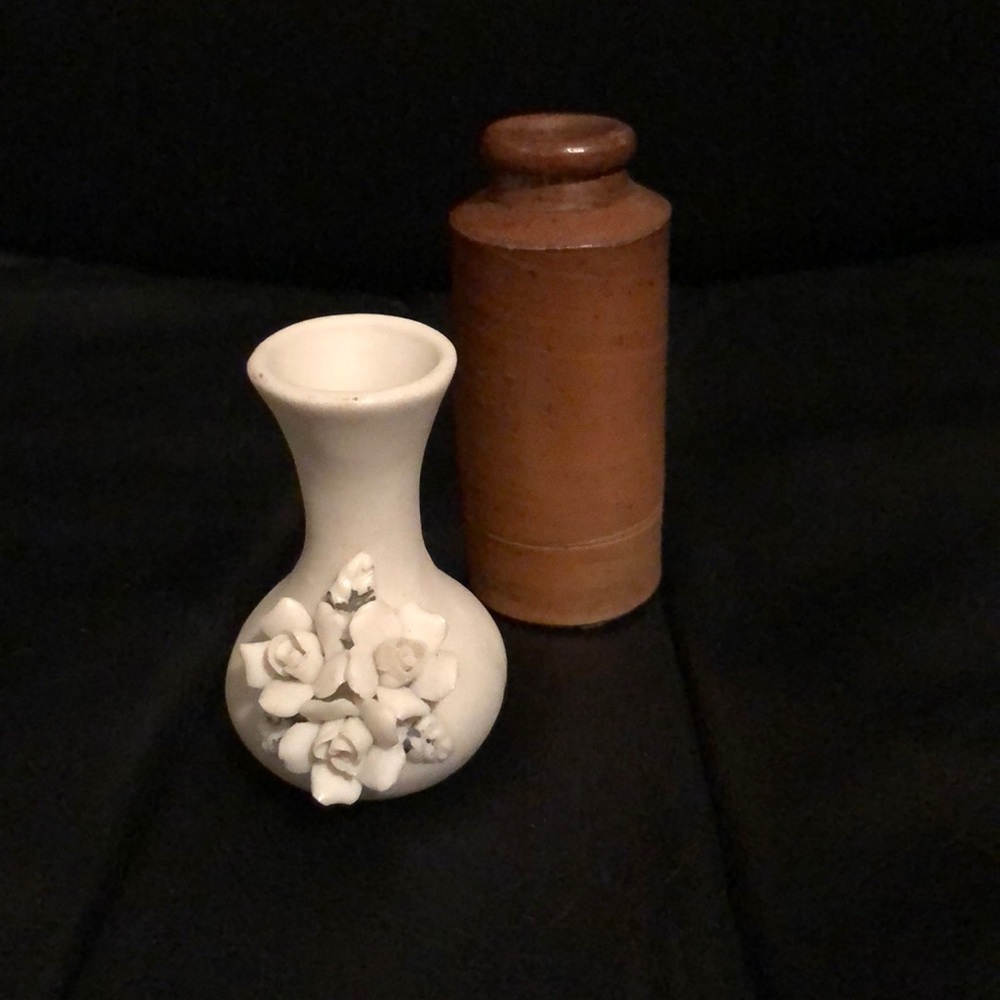 2 vintage objects